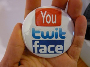 Pretty Buttoner: You Twit Face Button