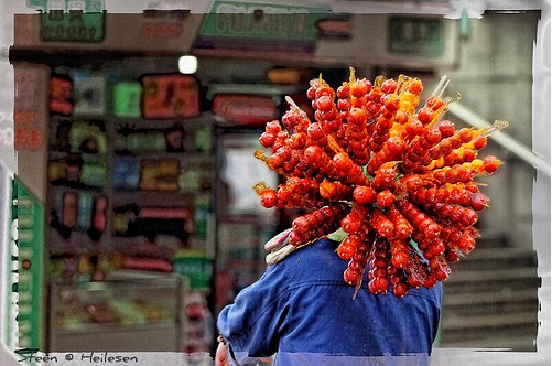 Mahua street vendor in Shanghai, by Steen Heilesen